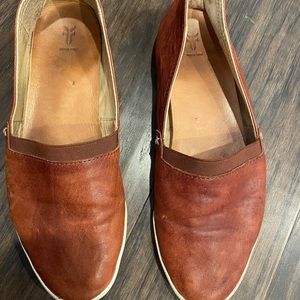 FRYE Brown Leather Melanie Slip on Shoes in Cognac
